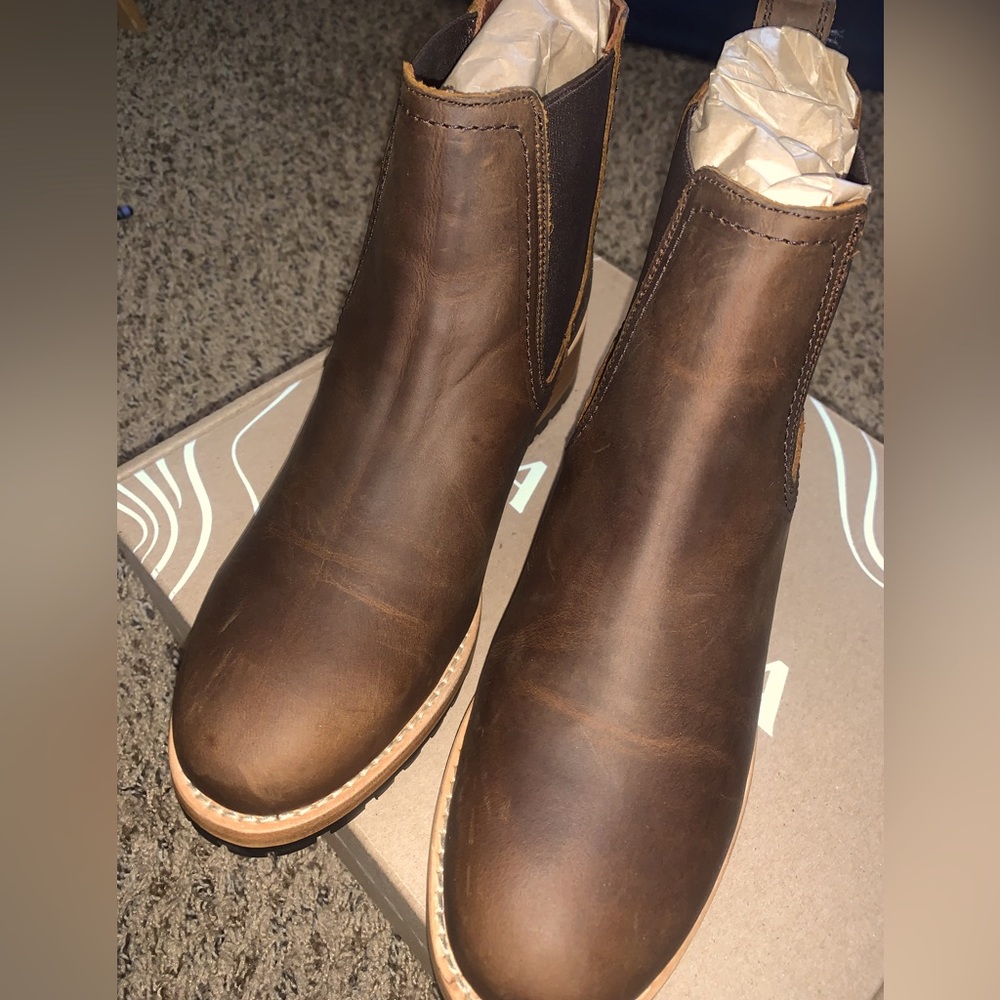 Portland Leather Goods Patina Almost Perfect Women’s Chelsea Boot size 8
